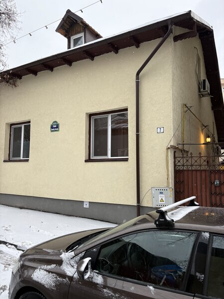 Discret, pe Domnita Ancuta, regim hotelier.